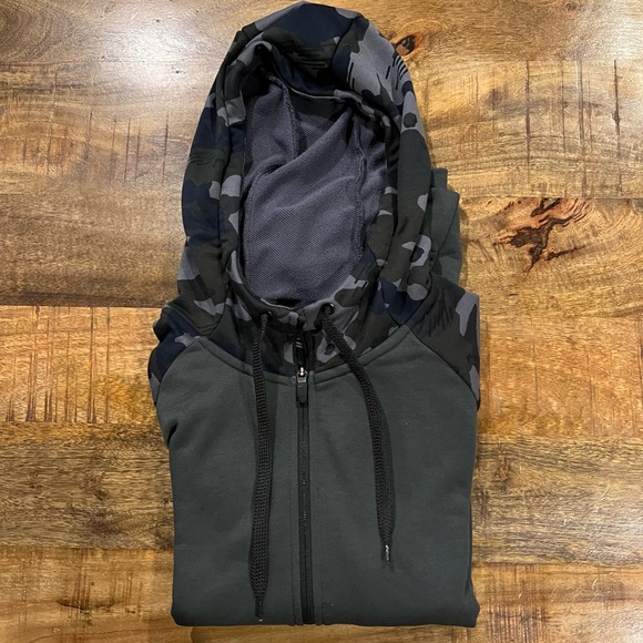 NWOT Nike Men’s sweatshirt size small. Camp black and grey sleeves - Picture 8 of 8